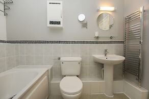 Britannia Harbour View Parking by Brighton Holiday Lets