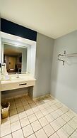 Home Place Inn & Suites