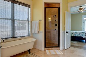 Purple Parrot - 200 Leonora Ct