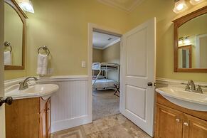 Purple Parrot - 200 Leonora Ct