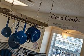 Water's Edge - 2227 Mallard