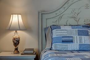 Water's Edge - 2227 Mallard