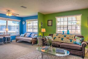 Bikinis & Martinis - Surf Club B12