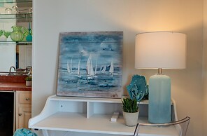 Dauphin Charm - 2237 Bienville