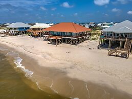 Dauphin Charm - 2237 Bienville