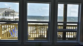 Sonny Daze - 105 Quebec Ct