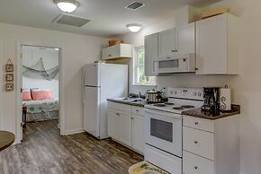 Coconut Cottage - 1109 Chaumont