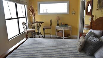 Knee Deep - 105 Shell Ct