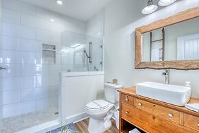 Salty Seahorse -2822 Bienville