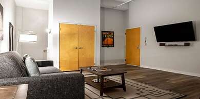 2BR 2BA in the heart of Indianapolis by CozySuites