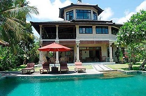 Villa Anyar
