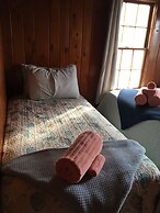 The Pirates' 2 Bedroom Cottage by RedAwning