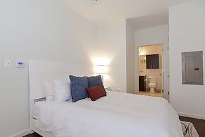 Global Luxury Suites East Boston