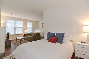 Global Luxury Suites East Boston