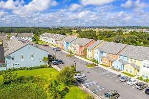 Amazing New 5 Bedroom 4.5 Bathroom TownHome with Pvt Pool and Amenitie