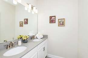 NEW BETHEL Orlando Villa With Pvt Pool Jacuzzi, Game Room and close to