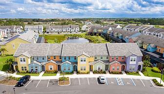 Luxury Town home With Pvt Pool in Resort near Disney