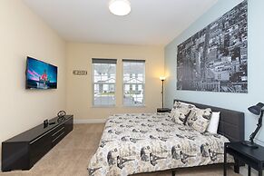 Luxury Town home With Pvt Pool in Resort near Disney