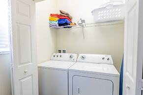 Fantastic 4br 3ba with Pvt Pool with Lake view near to Disney