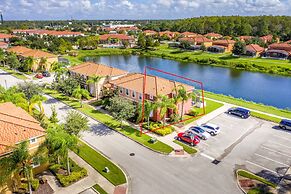 Fantastic 4br 3ba with Pvt Pool with Lake view near to Disney