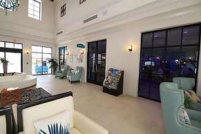 Amazing New TownHome 5 Bdr 4,5 Bath with Pvt Pool and Access to Clubho