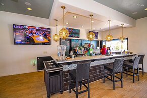 Amazing New TownHome 5 Bdr 4,5 Bath with Pvt Pool and Access to Clubho