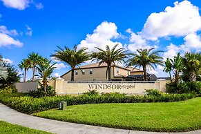 Amazing New TownHome 5 Bdr 4,5 Bath with Pvt Pool and Access to Clubho