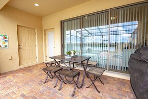 Amazing New TownHome 5 Bdr 4,5 Bath with Pvt Pool and Access to Clubho