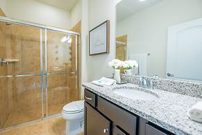 Amazing New TownHome 5 Bdr 4,5 Bath with Pvt Pool and Access to Clubho