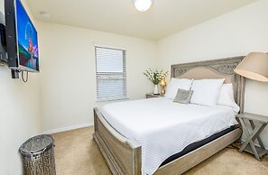 Amazing New TownHome 5 Bdr 4,5 Bath with Pvt Pool and Access to Clubho