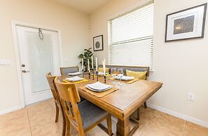 Amazing New TownHome 5 Bdr 4,5 Bath with Pvt Pool and Access to Clubho