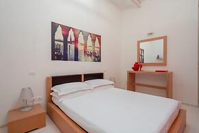 The Waterview Alcove