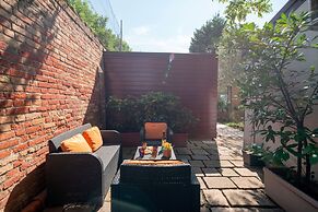 The Waterview Alcove