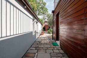 The Waterview Alcove