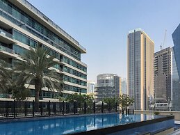 Stylish + Bright 1BR With Dubai Marina Views!