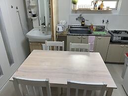 GOLDHOUSE Shinosaka 305