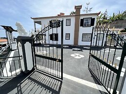 Classic Tranquil Madeiran 4-bedroom Villa Funchal