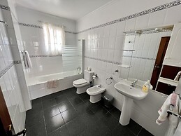Classic Tranquil Madeiran 4-bedroom Villa Funchal