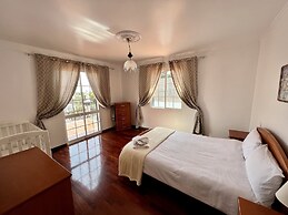 Classic Tranquil Madeiran 4-bedroom Villa Funchal
