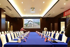 Kande Grand Land Hotel