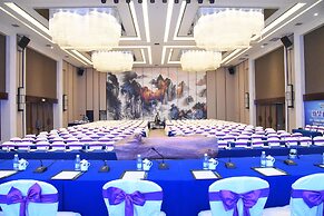 Kande Grand Land Hotel