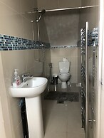 Lovely 3-bed House in Farnham Royal Slough