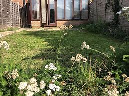 Lovely 3-bed House in Farnham Royal Slough