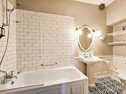 Henrietta House, a member of Radisson Individuals