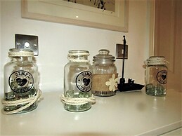 Stylish Private Double En-suite - 1