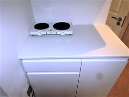 Stylish Private Double En-suite - 1