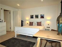 Stylish Private Double En-suite - 1