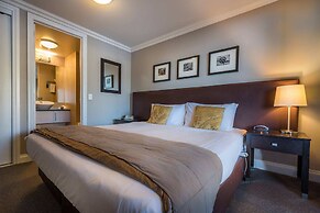 Absolute Lakefront Living 2 Bedroom