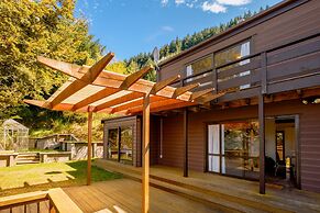 The Lodge   Plush  Quiet   Picturesque