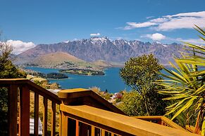 The Lodge   Plush  Quiet   Picturesque